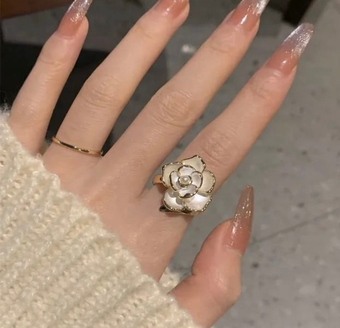 Elegant White Enamel Flower Ring