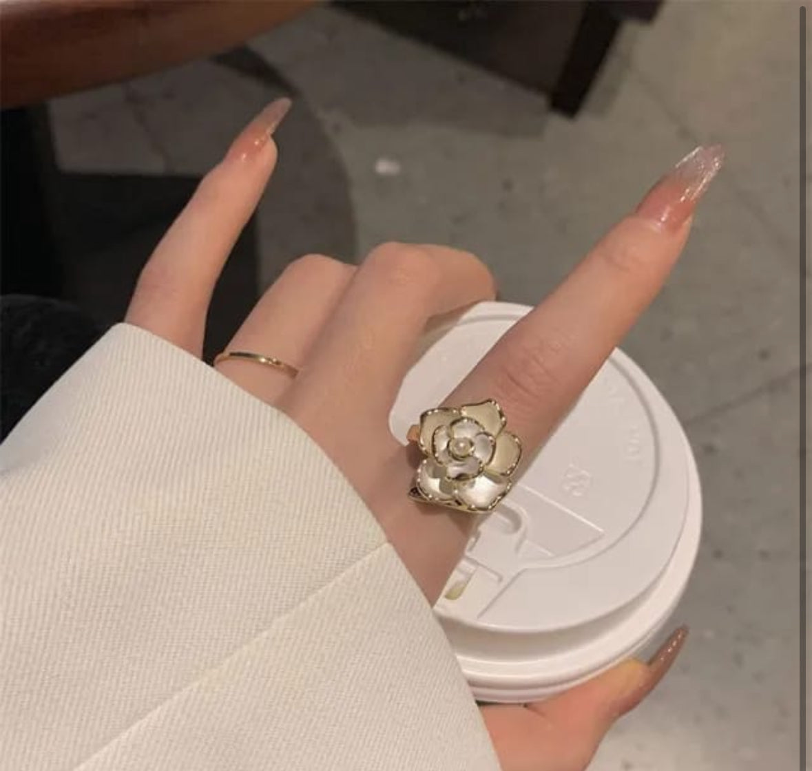 Elegant White Enamel Flower Ring