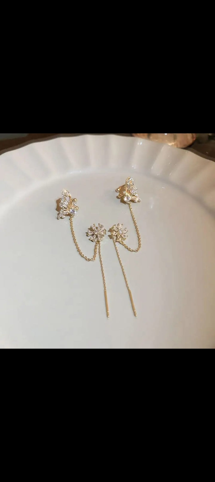 🦋 Elegant Butterfly Earcuff – No Piercing Needed!