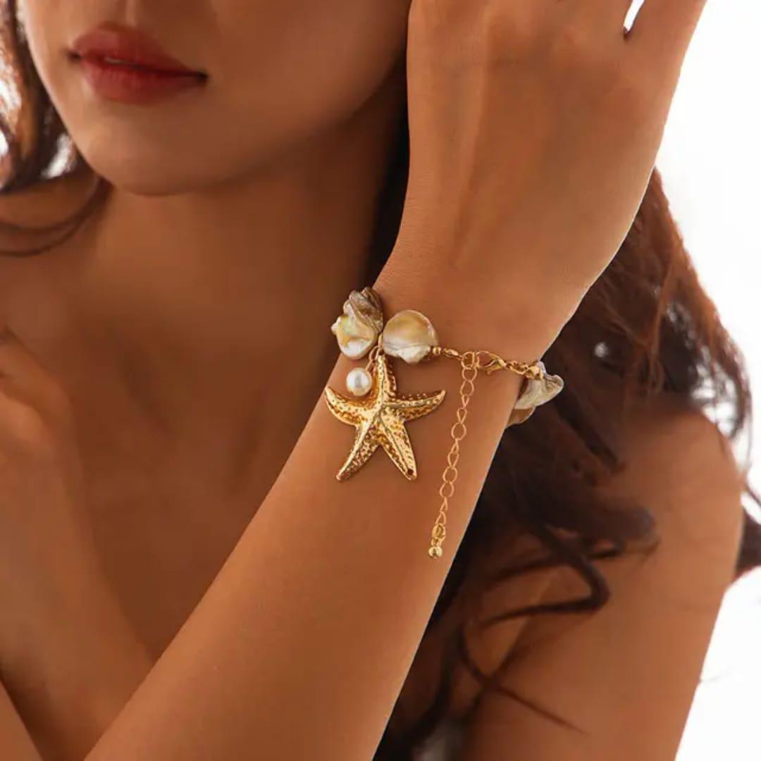 Women's Gold-Toned Sea Shell Starfish and Pearls Hanging Charm Bracelet | one size