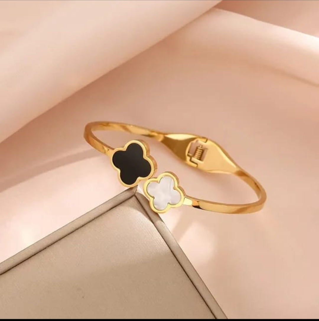 Shiny gold kada bracelet