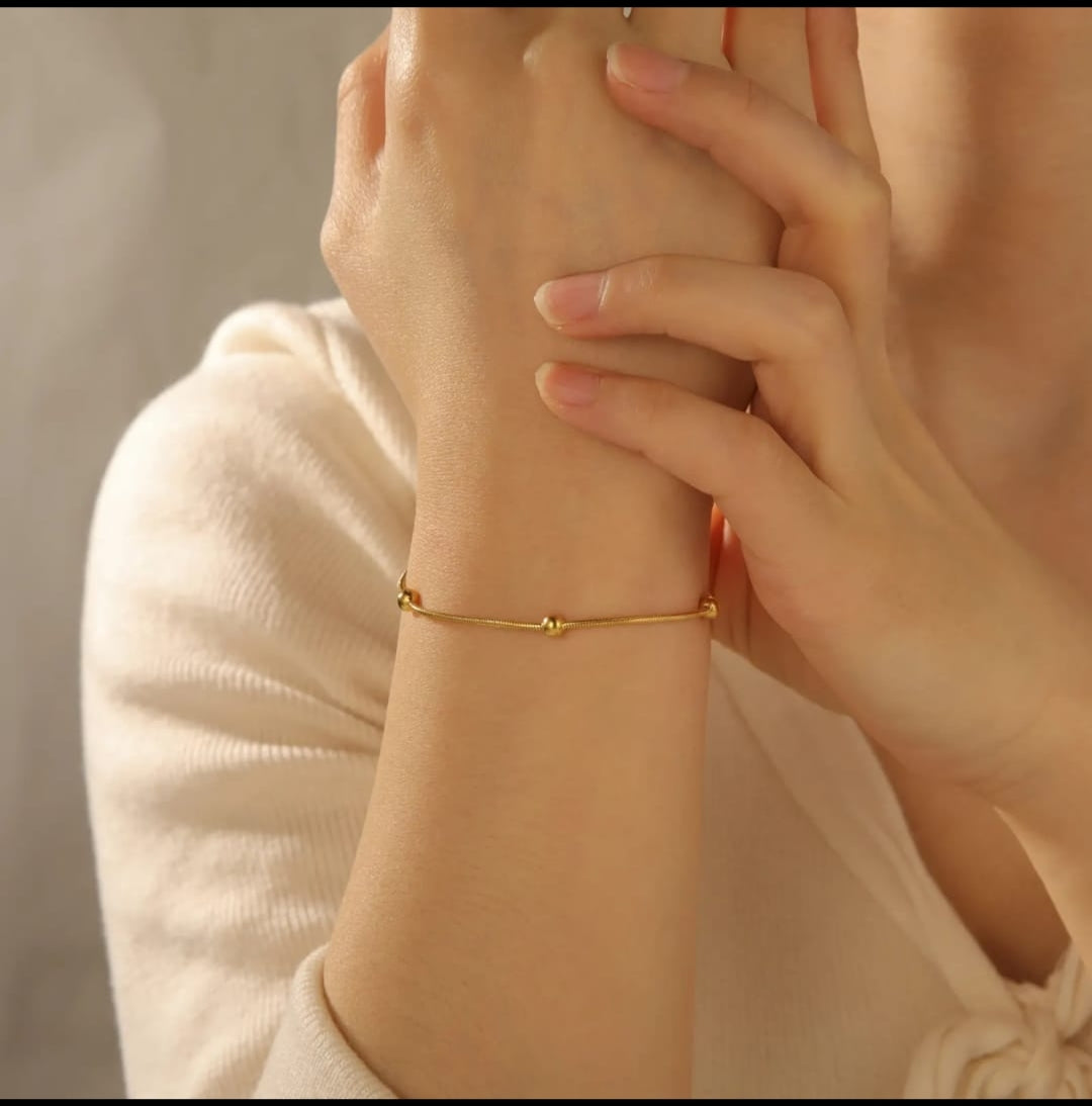 Mini Ball Chain Bracelet – Subtle Spark, Everyday Elegance