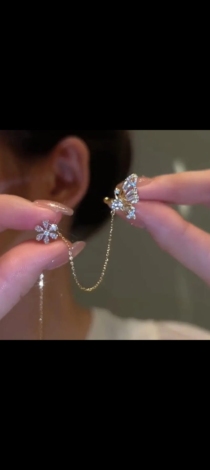 🦋 Elegant Butterfly Earcuff – No Piercing Needed!