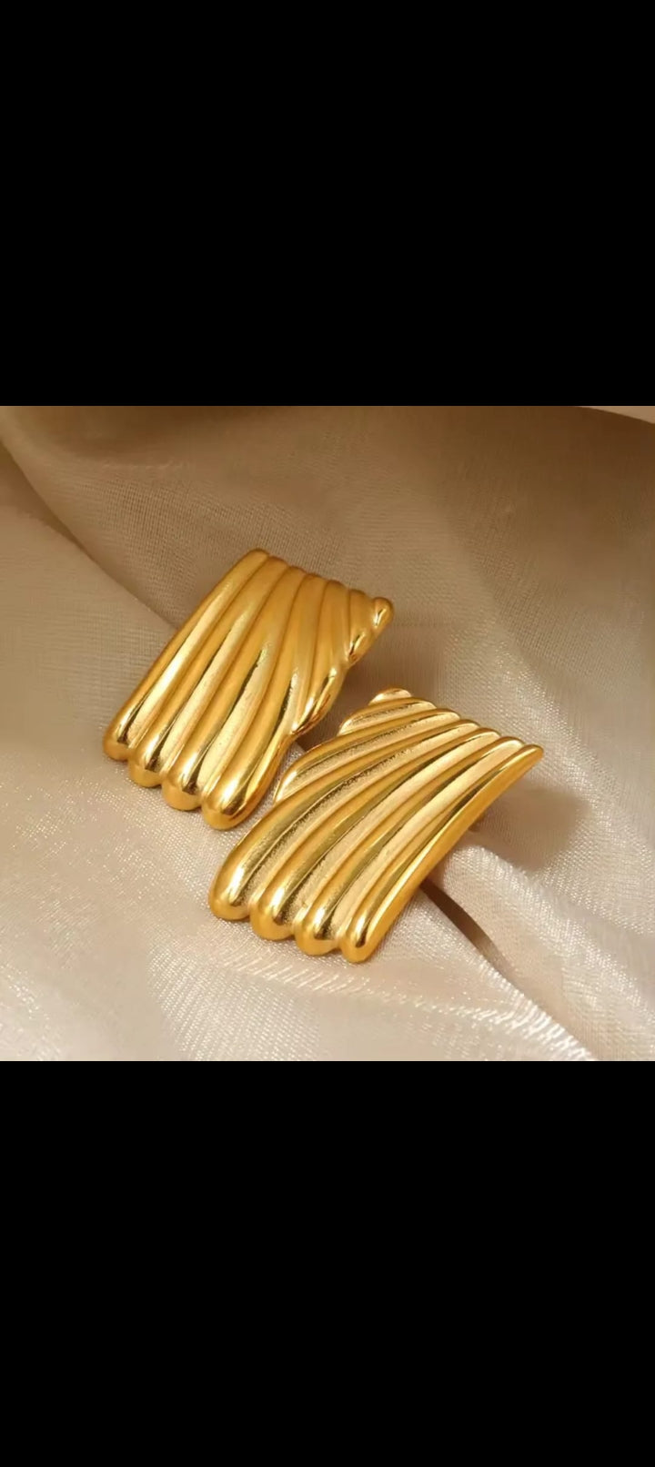 Elegant Gold-Plated Stainless Steel Earring